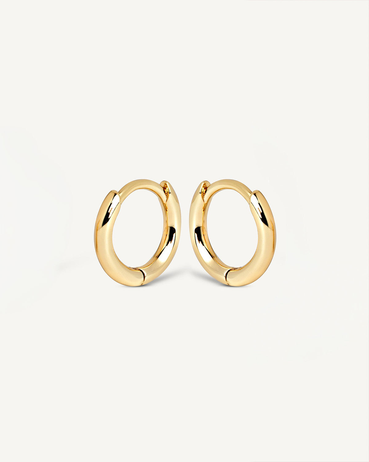 Essential Huggie Earrings